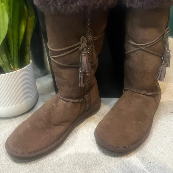 Chocolate Brown Suede L.L.Bean Women's Boots Size 11 - Picture 1 of 6